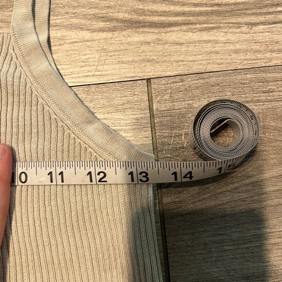 The limited basic tank tank top - Picture 2 of 5